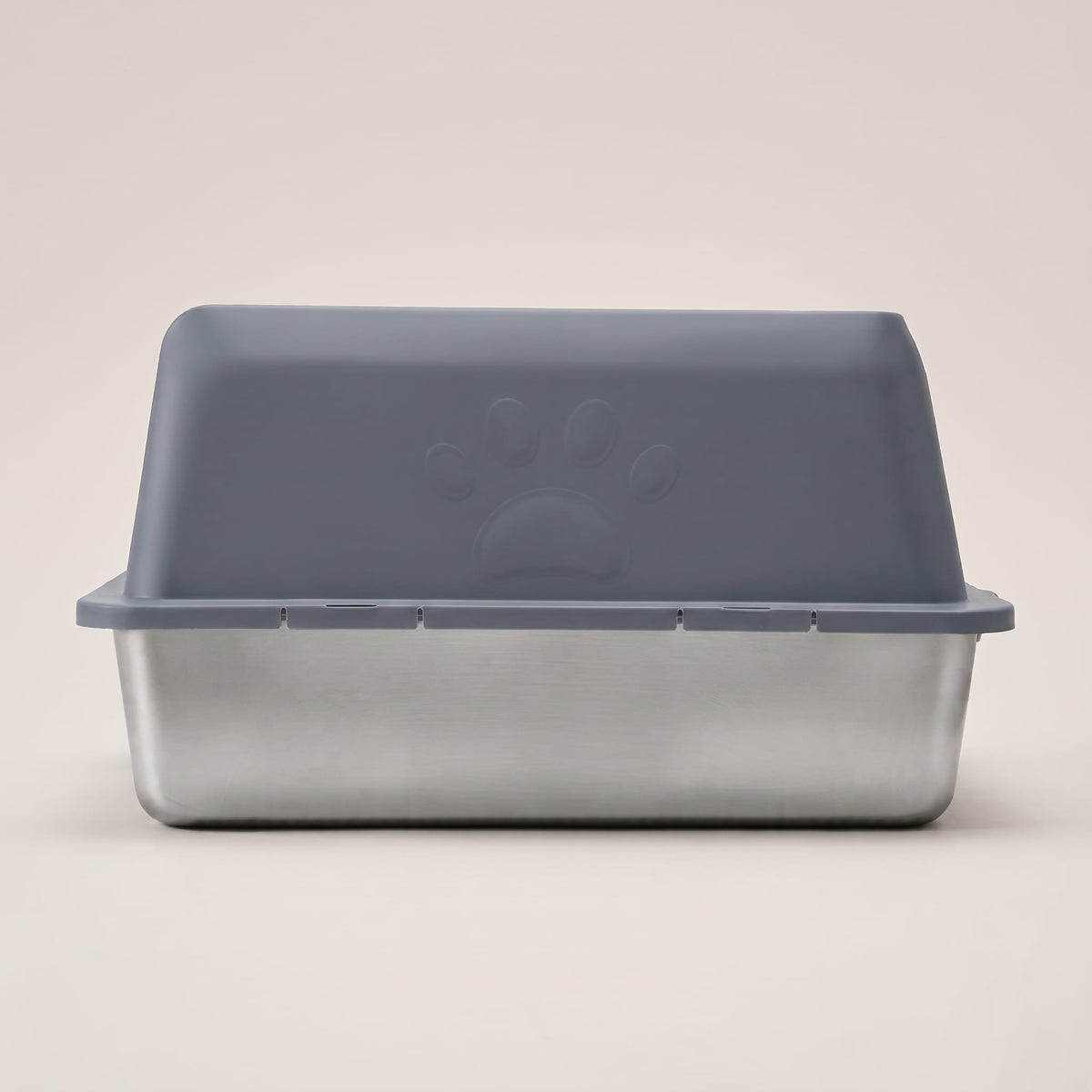 Side view of the grey cat litter box showing the high sides and 15 cm stainless steel base