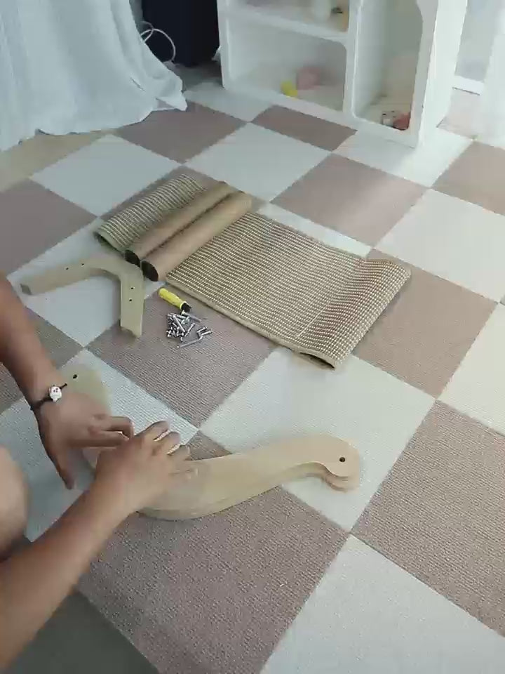 Ergonomic Cat Lounge Chair with Natural Finish